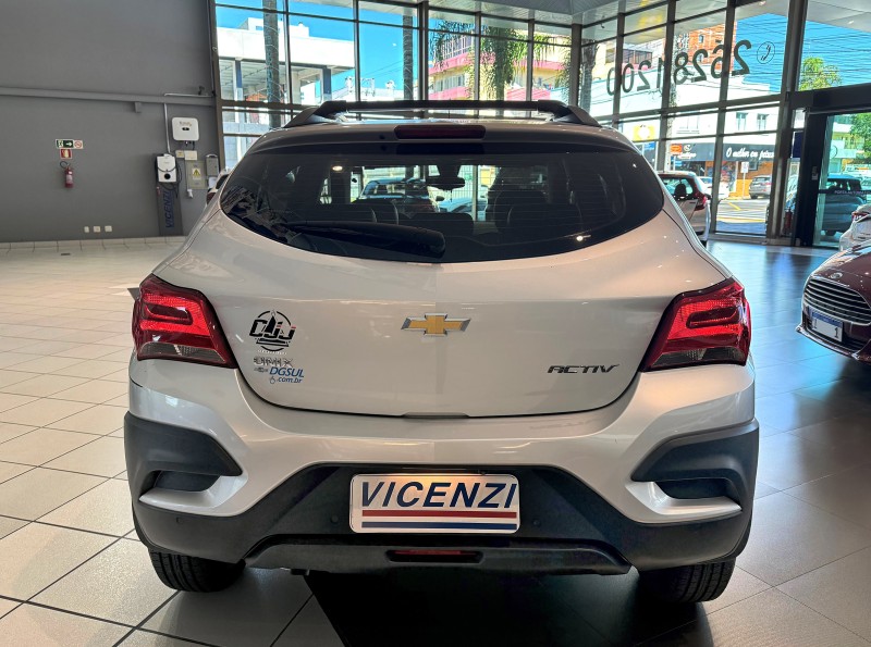 ONIX 1.4 MPFI ACTIV 8V FLEX 4P MANUAL - 2019 - FARROUPILHA