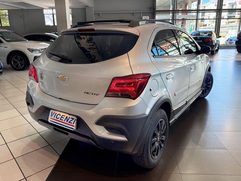 ONIX 1.4 MPFI ACTIV 8V FLEX 4P MANUAL - 2019 - FARROUPILHA