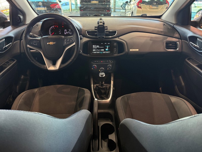 ONIX 1.4 MPFI ACTIV 8V FLEX 4P MANUAL - 2019 - FARROUPILHA