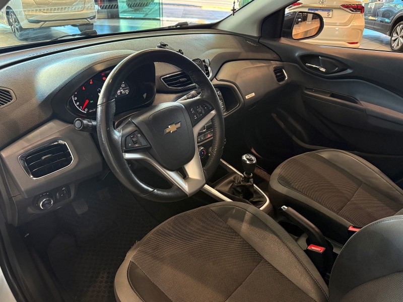 ONIX 1.4 MPFI ACTIV 8V FLEX 4P MANUAL - 2019 - FARROUPILHA