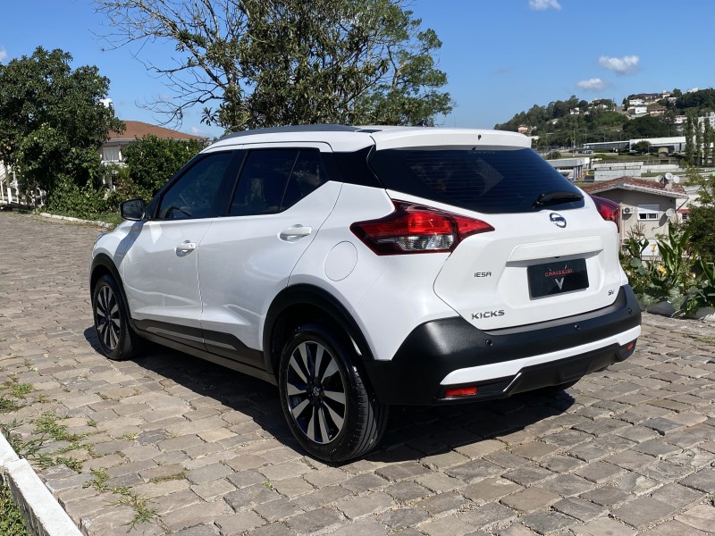 KICKS 1.6 16V FLEX SV 4P XTRONIC - 2020 - CARLOS BARBOSA