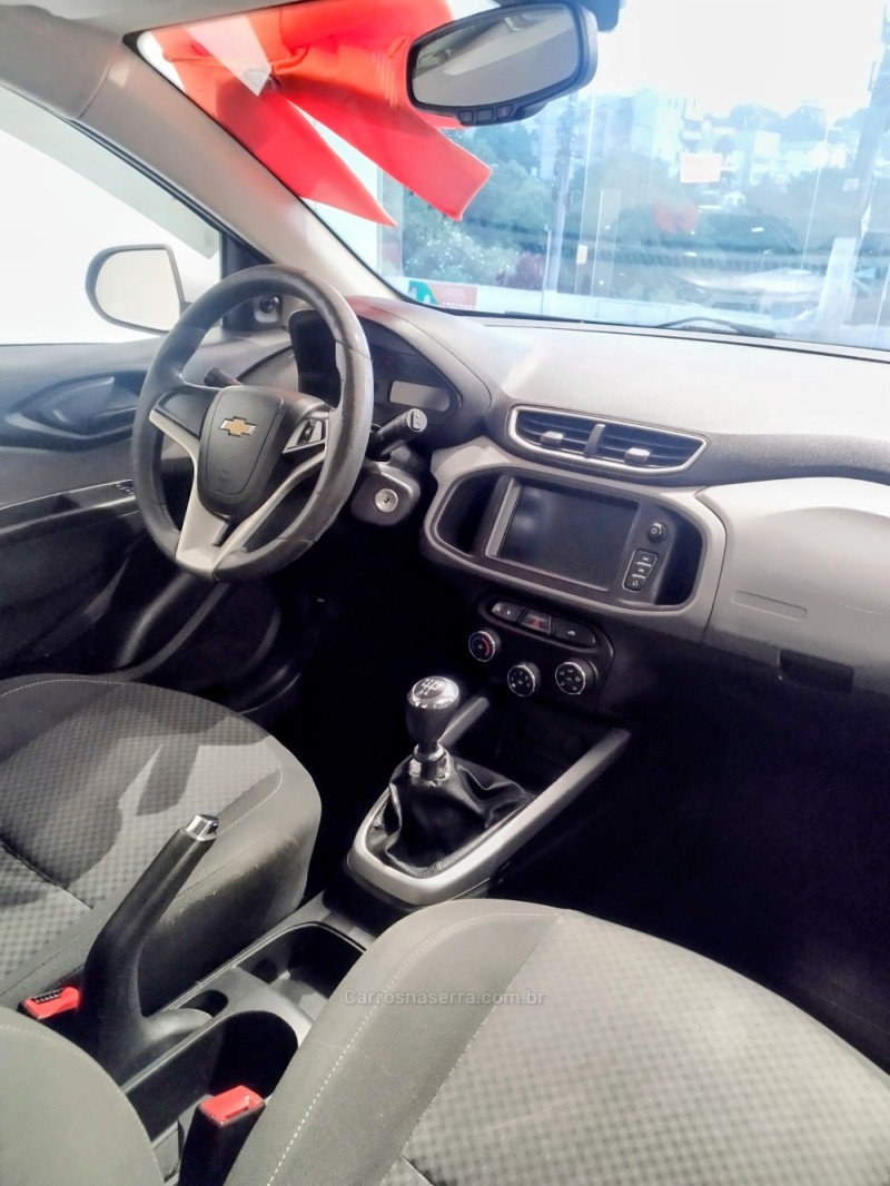 ONIX 1.0 LT 12V FLEX 4P MANUAL - 2017 - GARIBALDI