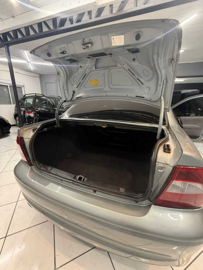 VECTRA 2.2 MPFI EXPRESSION 8V GASOLINA 4P MANUAL - 2003 - CAXIAS DO SUL