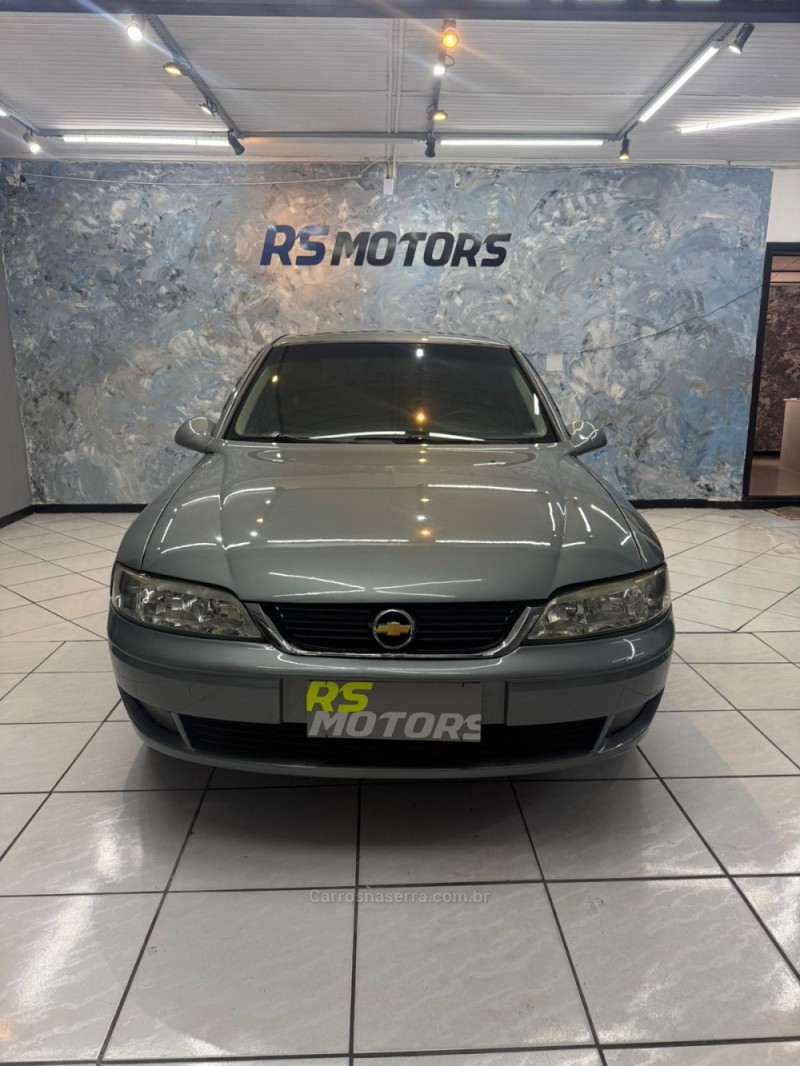 VECTRA 2.2 MPFI EXPRESSION 8V GASOLINA 4P MANUAL - 2003 - CAXIAS DO SUL