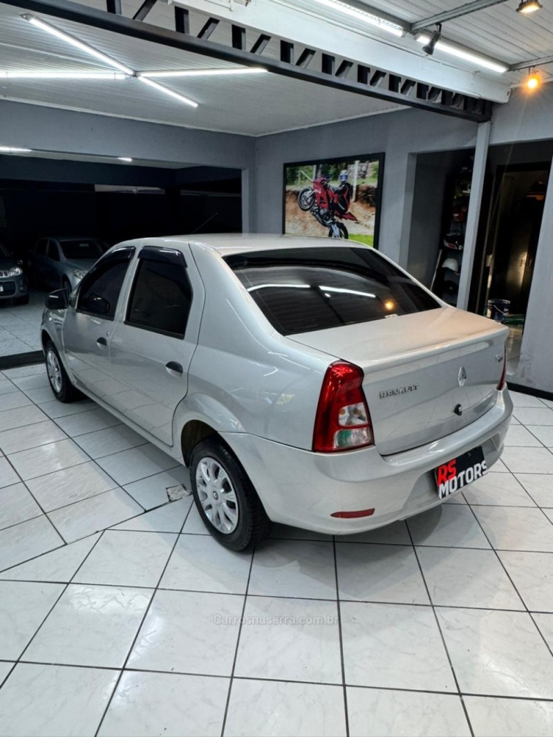 LOGAN 1.0 AUTHENTIQUE 16V FLEX 4P MANUAL - 2011 - CAXIAS DO SUL