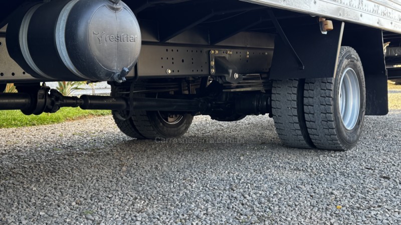 ACCELO 915 C - 2009 - GARIBALDI