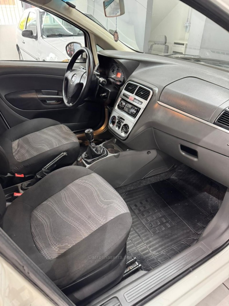 PUNTO 1.4 ATTRACTIVE ITALIA 8V FLEX 4P MANUAL - 2012 - CAXIAS DO SUL