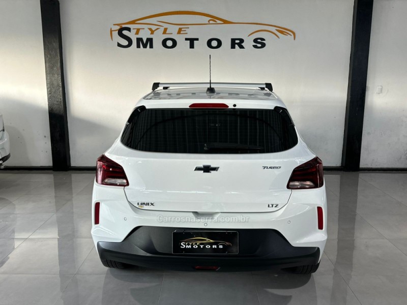 ONIX 1.0 LTZ 12V TURBO FLEX 4P MANUAL - 2020 - NOVO HAMBURGO