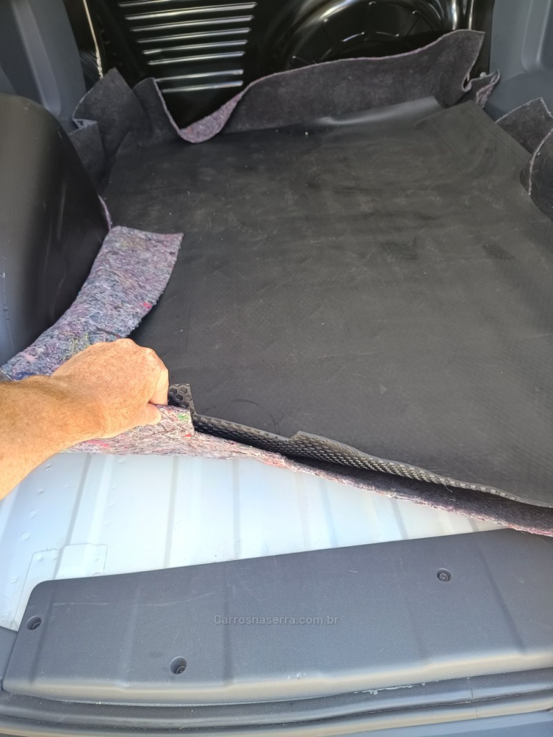 FIORINO 1.3 MPI FURGÃO 8V FLEX 2P MANUAL - 2025 - CAXIAS DO SUL