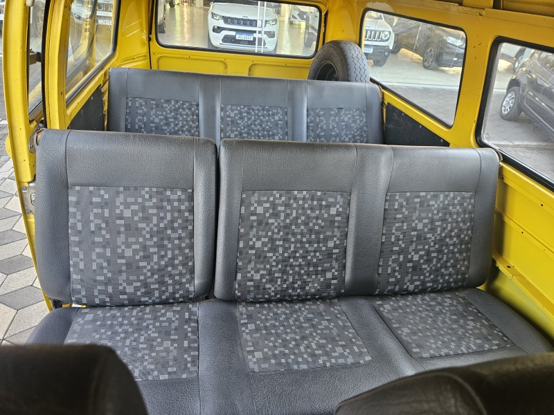 KOMBI 1.4 MI STD LOTAÇÃO 8V FLEX 3P MANUAL - 2002 - BOM PRINCíPIO