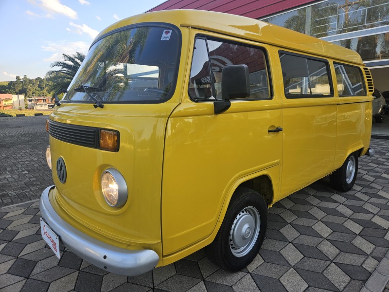 KOMBI 1.4 MI STD LOTAÇÃO 8V FLEX 3P MANUAL - 2002 - BOM PRINCíPIO