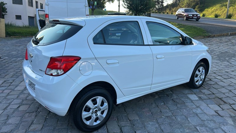 ONIX 1.0 LT PLUS 8V FLEX 4P MANUAL - 2015 - FARROUPILHA