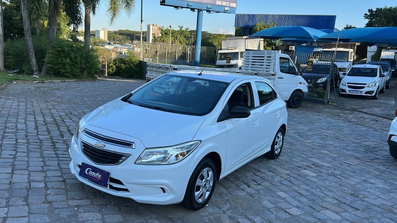 ONIX 1.0 LT PLUS 8V FLEX 4P MANUAL - 2015 - FARROUPILHA