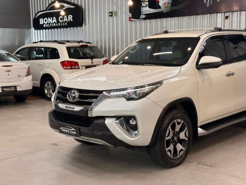 HILUX SW4 2.8 SRX 4X4 DIAMOND 16V TURBO DIESEL 4P 7 LUGARES AUTOMÁTICO - 2020 - CAXIAS DO SUL