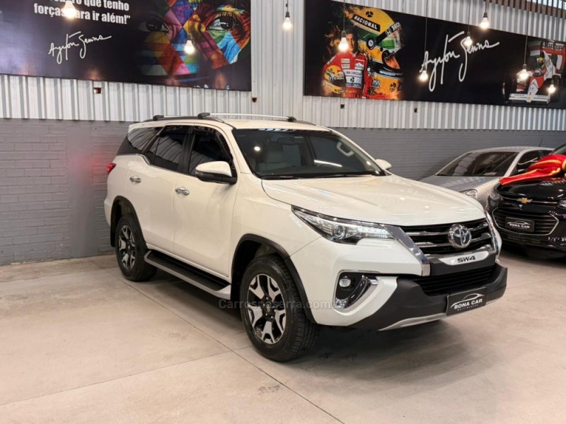 HILUX SW4 2.8 SRX 4X4 DIAMOND 16V TURBO DIESEL 4P 7 LUGARES AUTOMÁTICO - 2020 - CAXIAS DO SUL