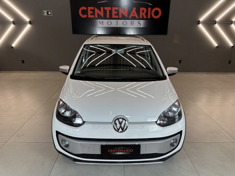 UP 1.0 CROSS T.FLEX 12V 4P MANUAL - 2016 - SAPIRANGA