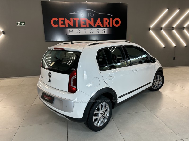 UP 1.0 CROSS T.FLEX 12V 4P MANUAL - 2016 - SAPIRANGA