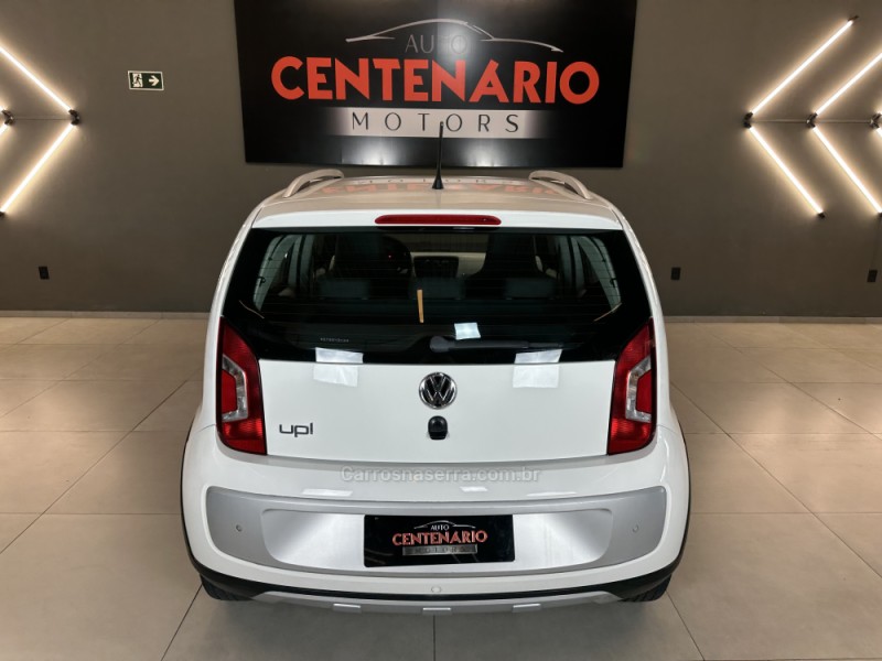 UP 1.0 CROSS T.FLEX 12V 4P MANUAL - 2016 - SAPIRANGA