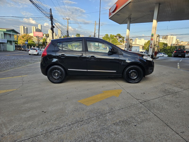 PALIO 1.6 MPI ESSENCE 16V FLEX 4P MANUAL - 2014 - CAXIAS DO SUL