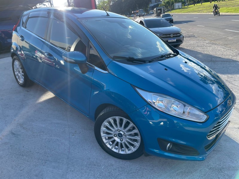 fiesta 1.6 titanium plus hatch 16v flex 4p automatico 2015 caxias do sul