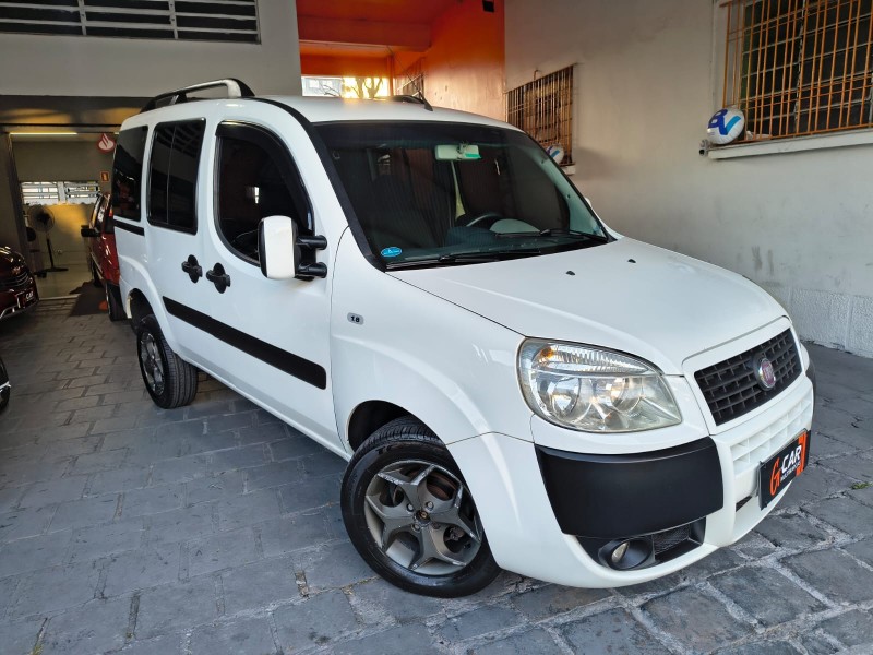 DOBLÓ 1.8 MPI ESSENCE 16V FLEX 4P MANUAL - 2013 - CAXIAS DO SUL