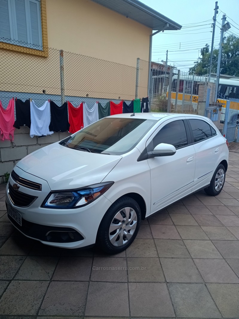 ONIX 1.4 MPFI LT 8V FLEX 4P MANUAL - 2015 - CAXIAS DO SUL