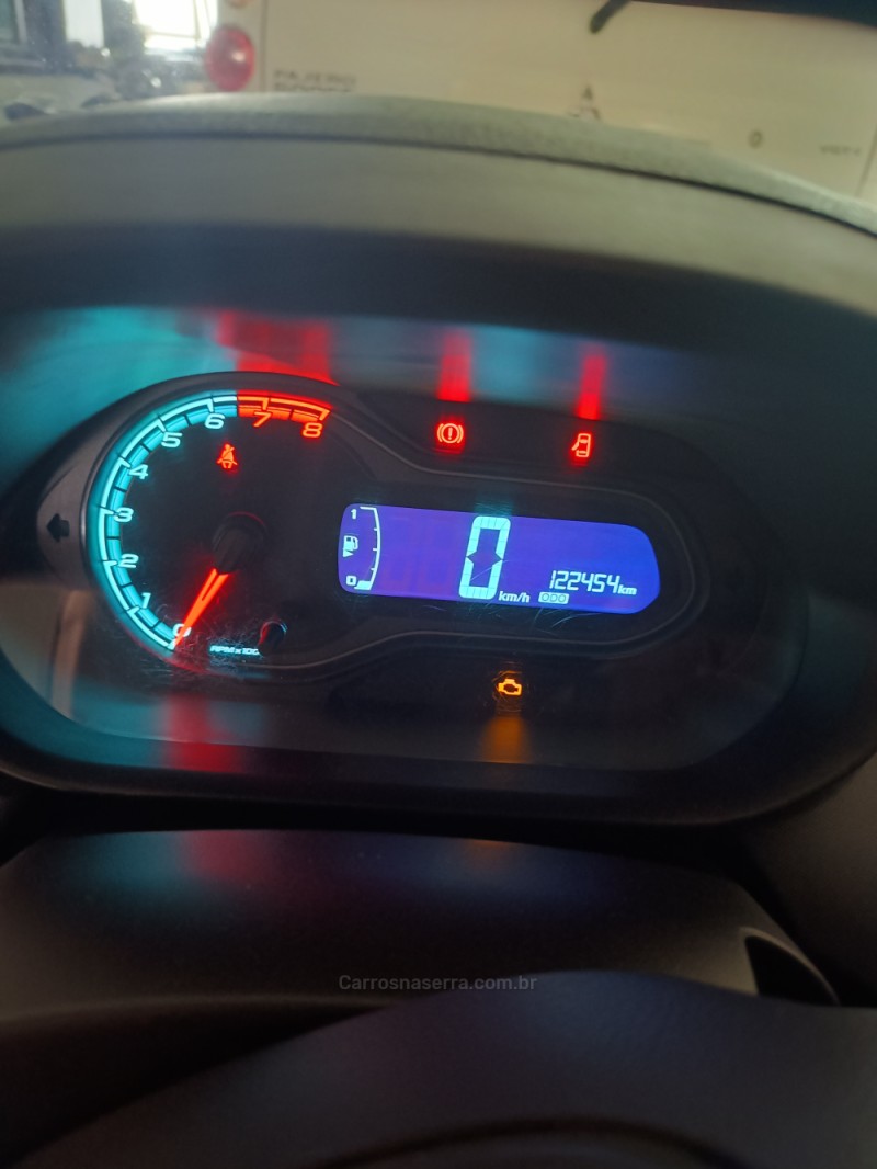 ONIX 1.4 MPFI LT 8V FLEX 4P MANUAL - 2015 - CAXIAS DO SUL