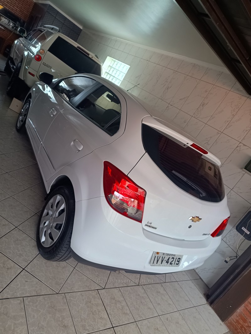 ONIX 1.4 MPFI LT 8V FLEX 4P MANUAL - 2015 - CAXIAS DO SUL