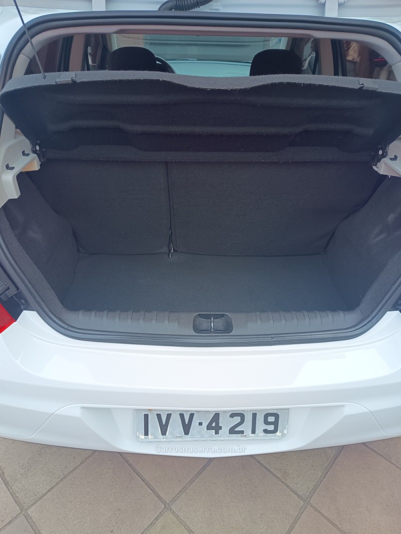 ONIX 1.4 MPFI LT 8V FLEX 4P MANUAL - 2015 - CAXIAS DO SUL