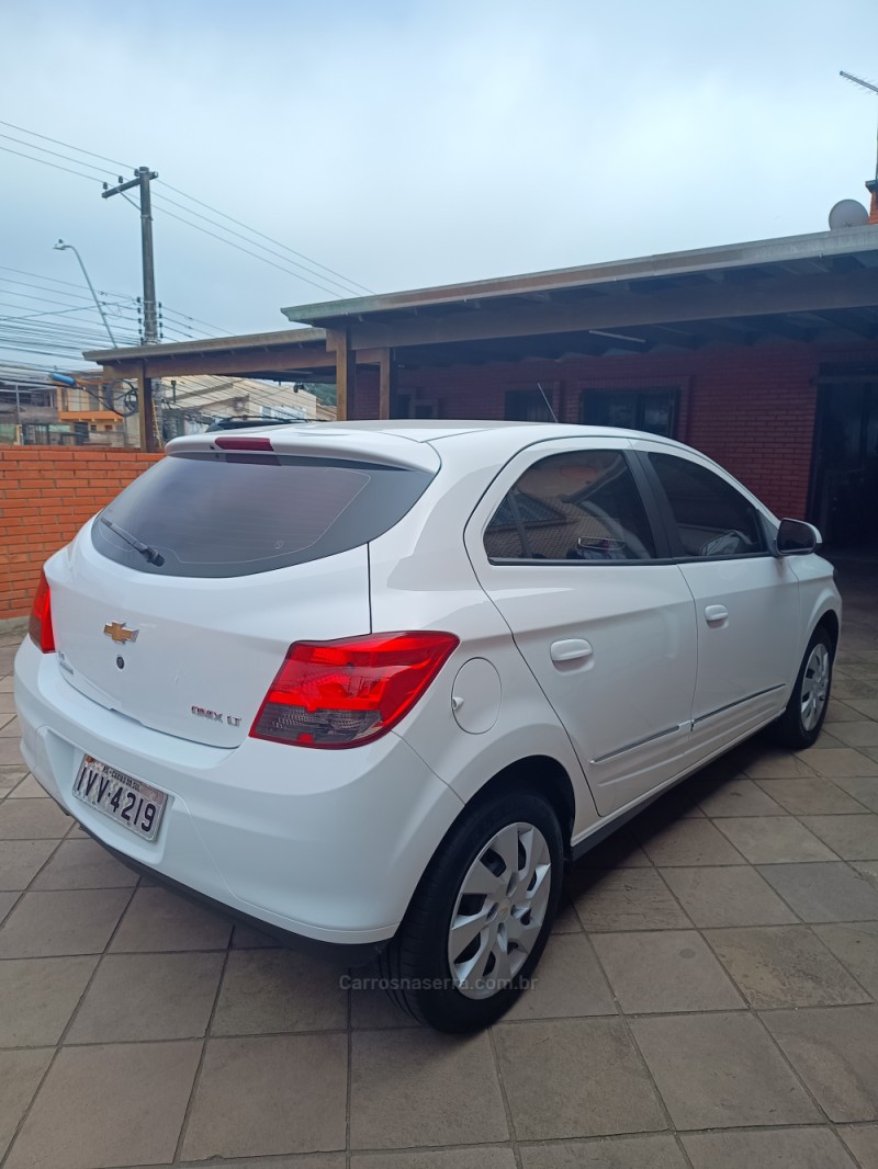 ONIX 1.4 MPFI LT 8V FLEX 4P MANUAL - 2015 - CAXIAS DO SUL
