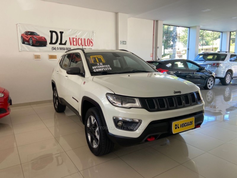 COMPASS 2.0 16V DIESEL TRAILHAWK 4X4 AUTOMÁTICO - 2017 - NOVA BASSANO