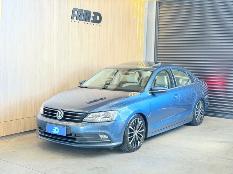 JETTA 2.0 TSI HIGHLINE 211CV GASOLINA 4P DSG - 2017 - LAJEADO