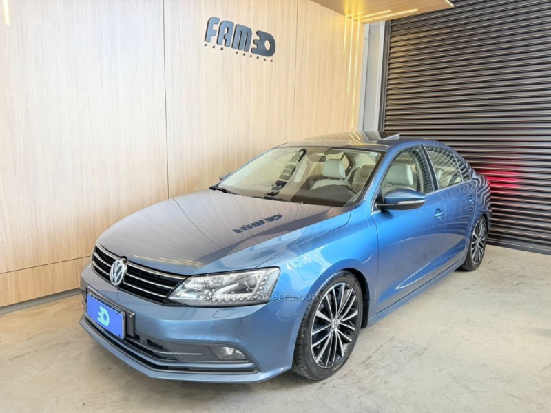 JETTA 2.0 TSI HIGHLINE 211CV GASOLINA 4P DSG - 2017 - LAJEADO