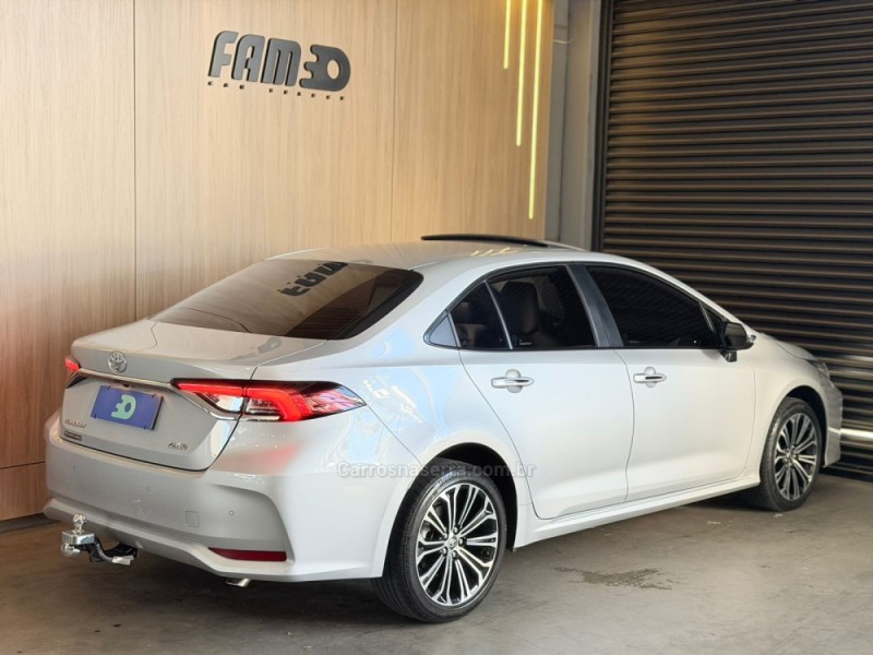 COROLLA 2.0 ALTIS PREMIUM 16V FLEX 4P AUTOMÁTICO - 2022 - LAJEADO