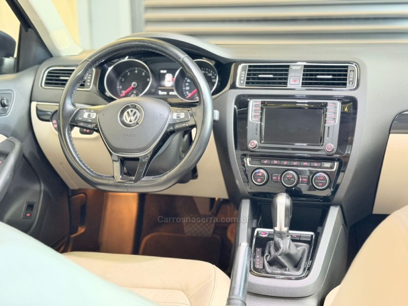 COROLLA 2.0 ALTIS PREMIUM 16V FLEX 4P AUTOMÁTICO - 2022 - LAJEADO