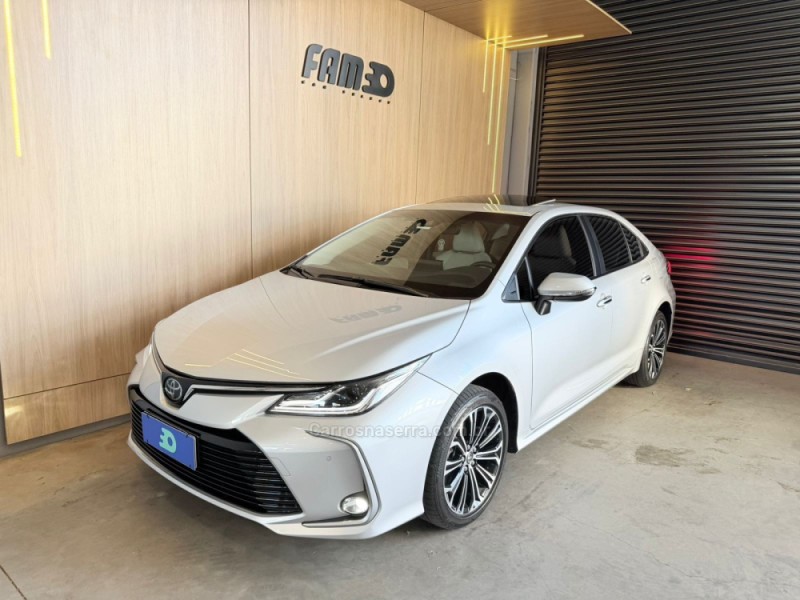 COROLLA 2.0 ALTIS PREMIUM 16V FLEX 4P AUTOMÁTICO - 2022 - LAJEADO