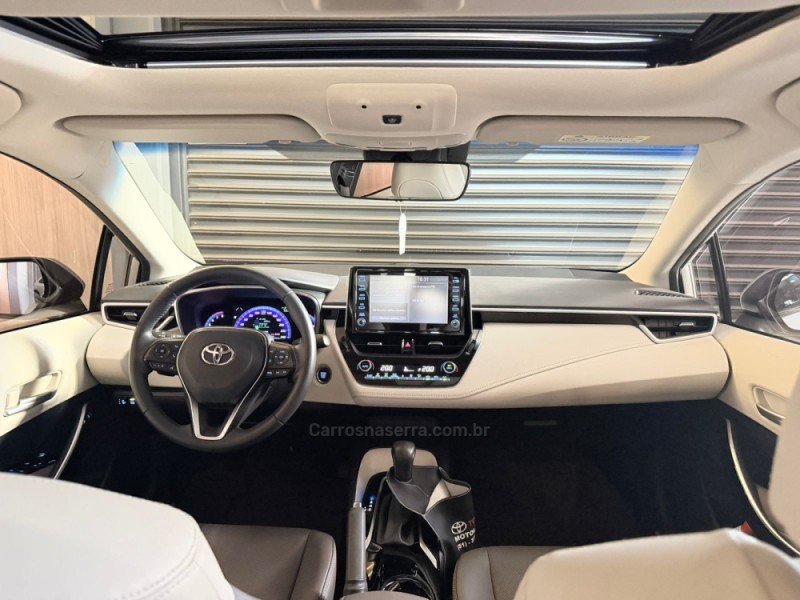 COROLLA 2.0 ALTIS PREMIUM 16V FLEX 4P AUTOMÁTICO - 2022 - LAJEADO