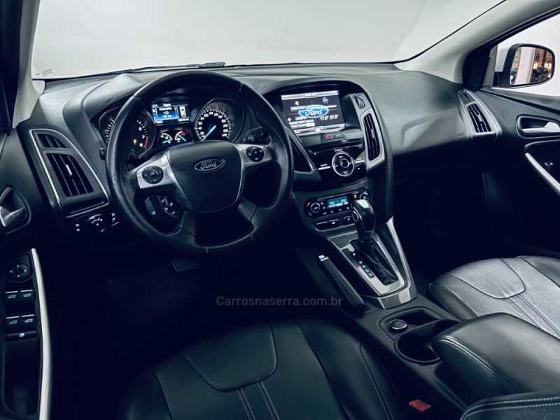 FOCUS 2.0 TITANIUM PLUS SEDAN 16V FLEX 4P AUTOMÁTICO - 2015 - CAXIAS DO SUL