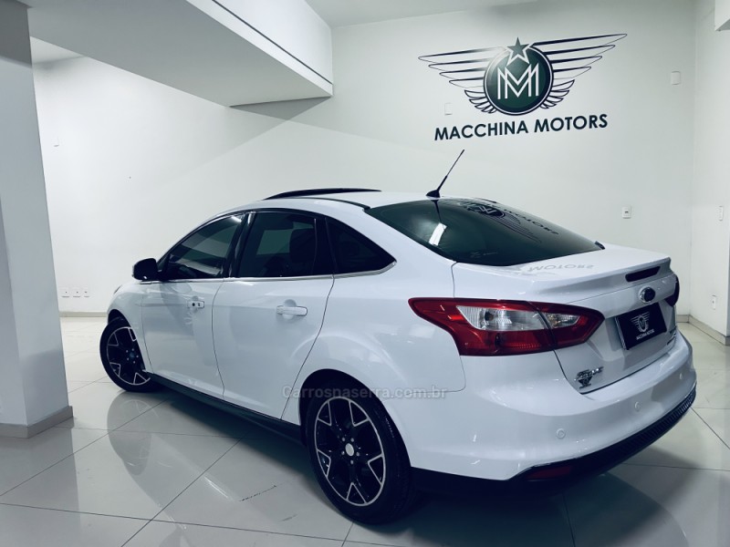 FOCUS 2.0 TITANIUM PLUS SEDAN 16V FLEX 4P AUTOMÁTICO - 2015 - CAXIAS DO SUL