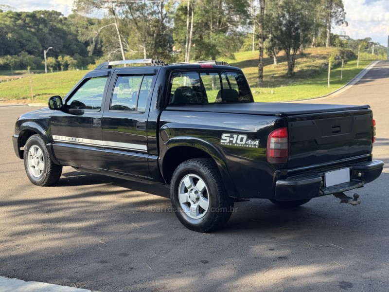 S10 2.8 EXECUTIVE 4X4 CD 12V TURBO ELECTRONIC INTERCOOLER DIESEL 4P MANUAL - 2009 - GRAMADO