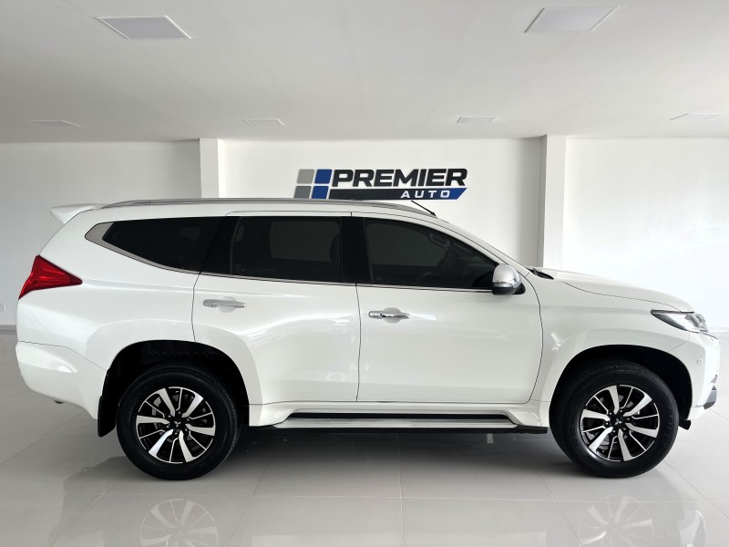 PAJERO SPORT 2.4 HPE-S 4X4 DIESEL 4P AUTOMÁTICO - 2020 - CAXIAS DO SUL