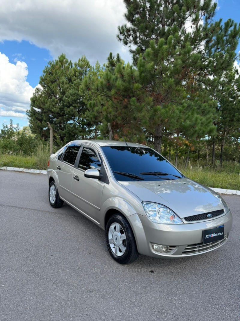 FIESTA 1.6 MPI SEDAN 8V FLEX 4P MANUAL - 2005 - FARROUPILHA