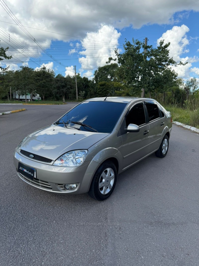 FIESTA 1.6 MPI SEDAN 8V FLEX 4P MANUAL - 2005 - FARROUPILHA