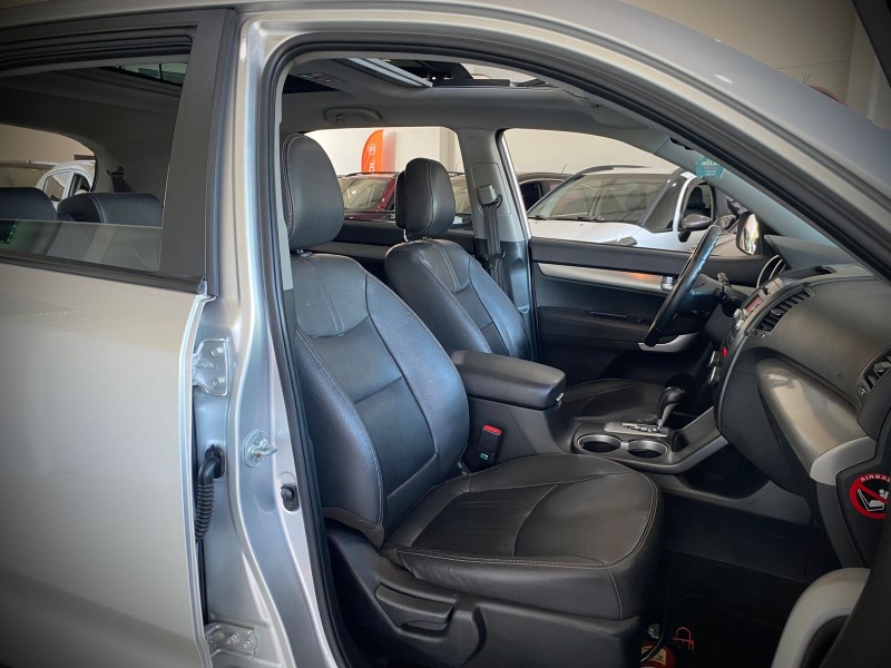 SORENTO 3.5 S.660 V6 4X4 24V GASOLINA 4P AUTOMÁTICO - 2012 - LAJEADO