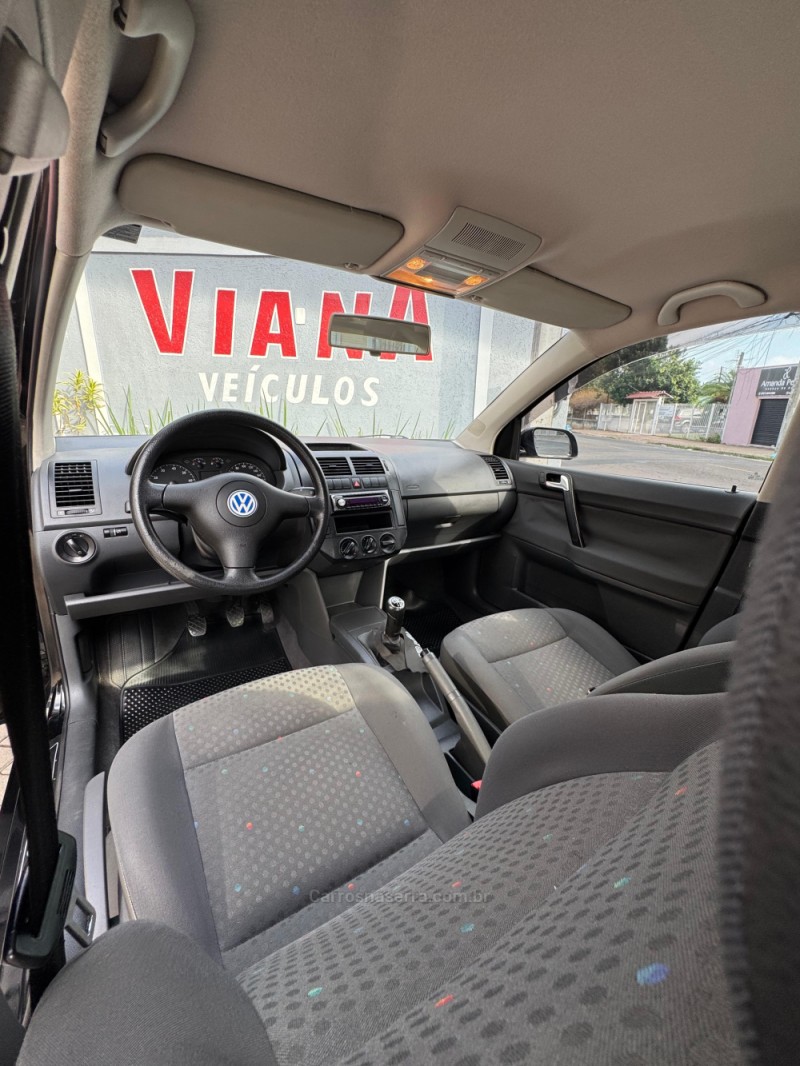 POLO SEDAN 1.6 MI COMFORTLINE 8V GASOLINA 4P MANUAL - 2004 - SAPUCAIA DO SUL