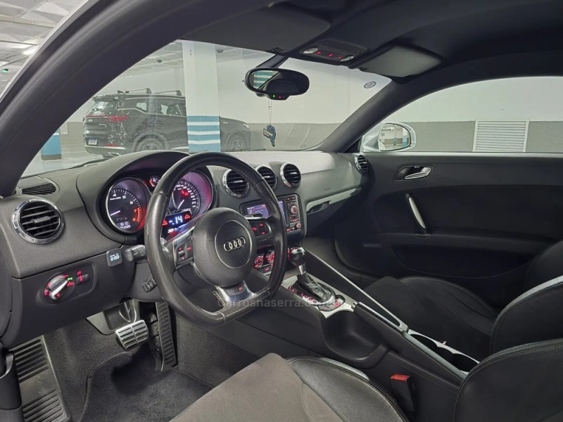 TTS 2.0 TFSI COUPÉ 16V GASOLINA 2P S-TRONIC - 2011 - PORTO ALEGRE