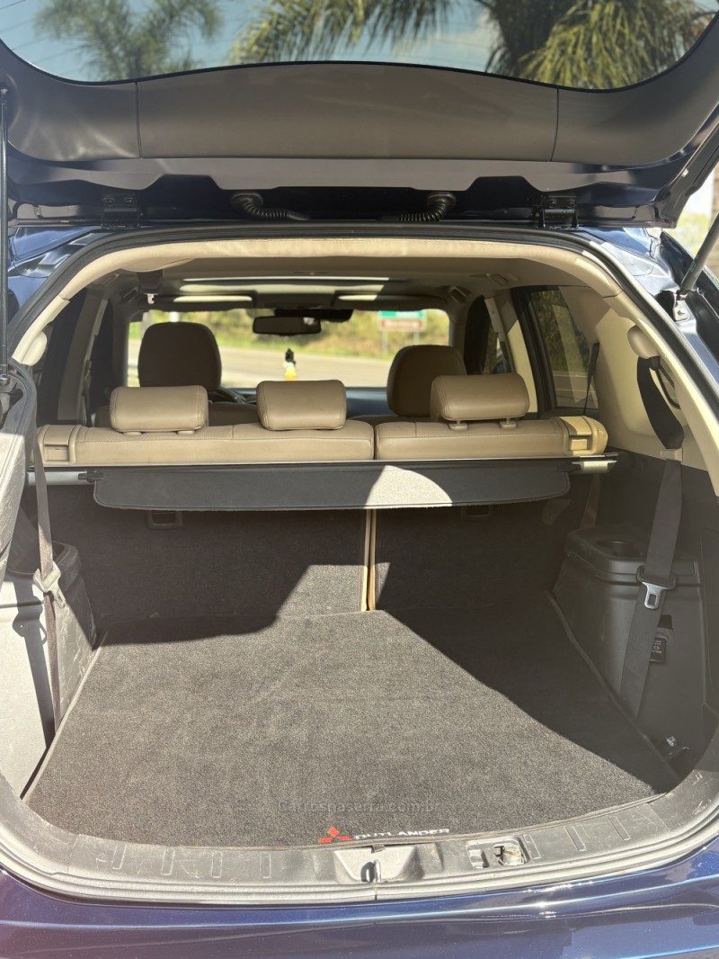 OUTLANDER 3.0 GT 4X4 V6 24V GASOLINA 4P AUTOMÁTICO - 2017 - GARIBALDI