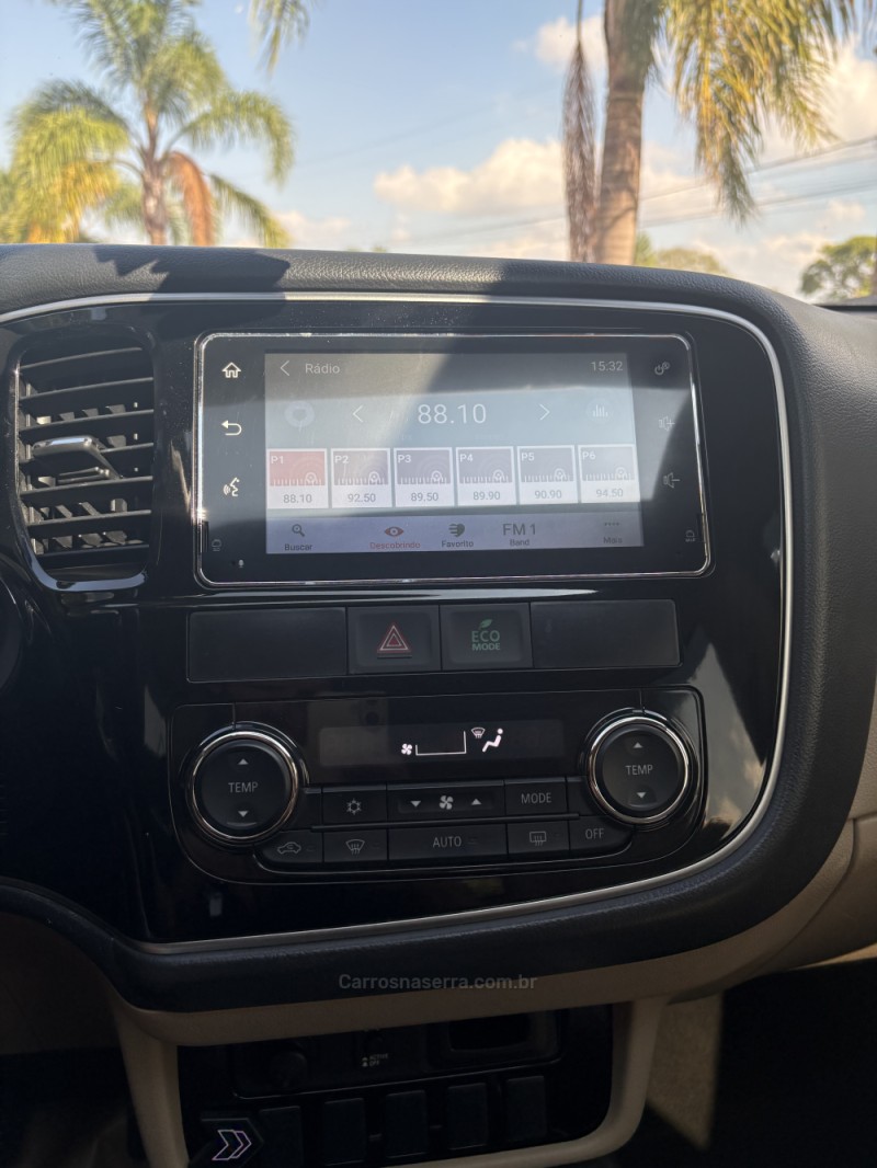 OUTLANDER 3.0 GT 4X4 V6 24V GASOLINA 4P AUTOMÁTICO - 2017 - GARIBALDI