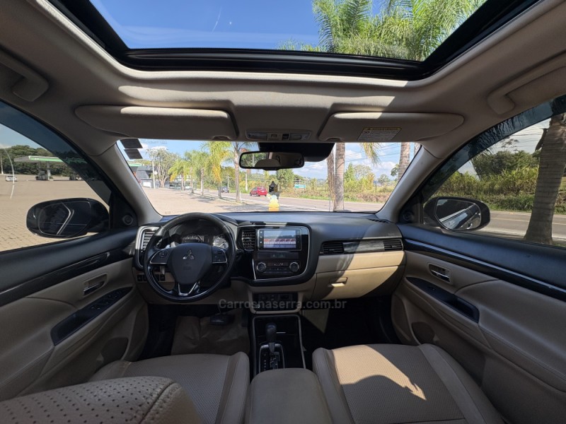 OUTLANDER 3.0 GT 4X4 V6 24V GASOLINA 4P AUTOMÁTICO - 2017 - GARIBALDI