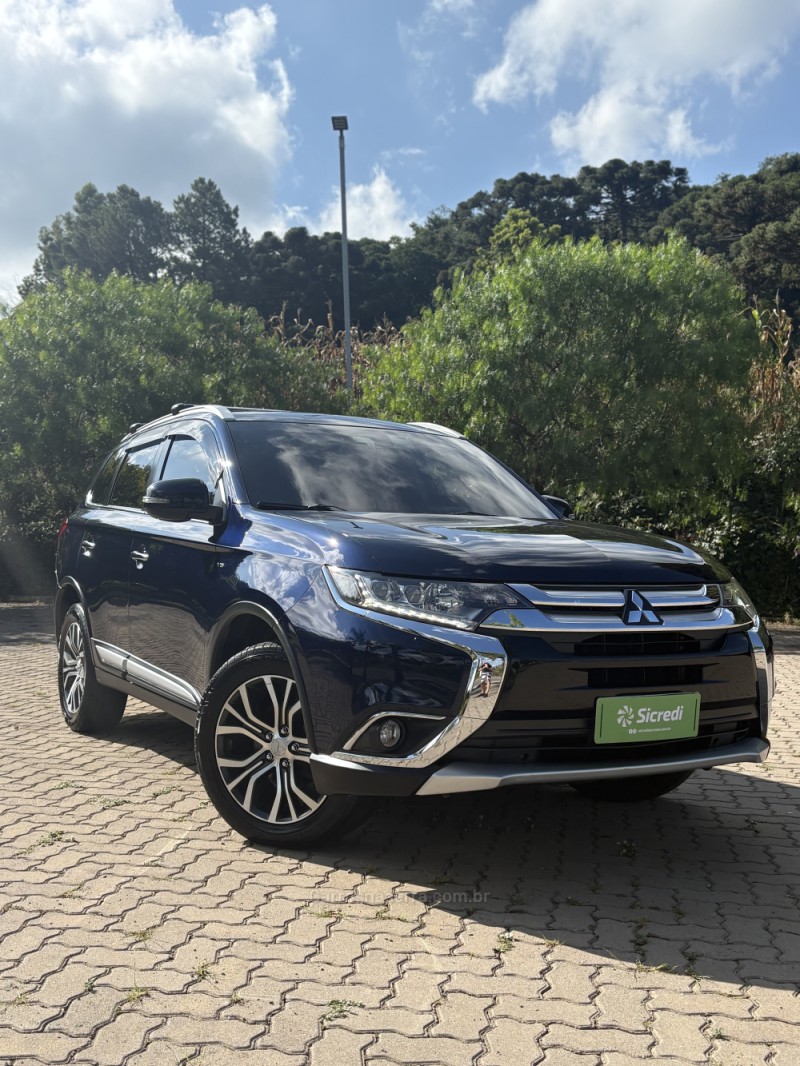 outlander 3.0 gt 4x4 v6 24v gasolina 4p automatico 2017 garibaldi